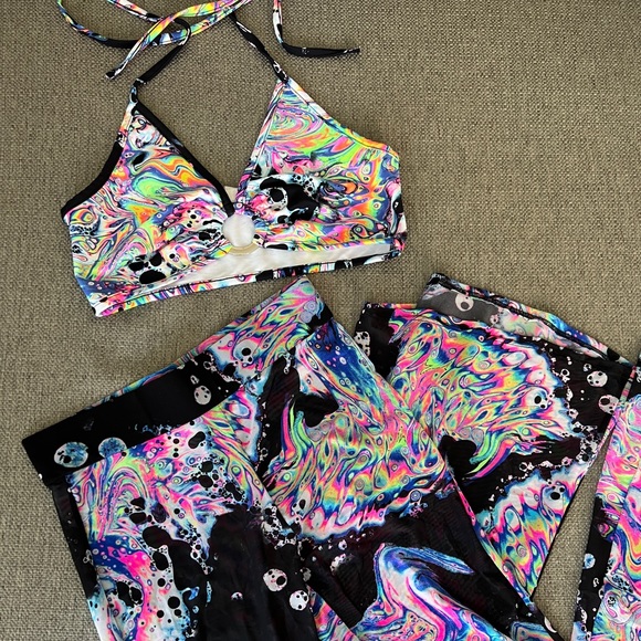 iHeartRaves Tops - Iheartraves Liquid Tripp mesh bell bottoms & halter top
